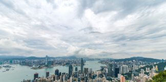 V Hongkongu zadrželi autory dětské knihy s demokraticky smýšlejícími odkazy